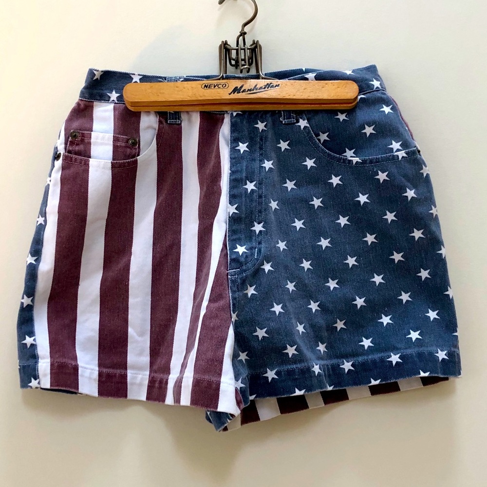 Vintage EXPRESS American Flag Shorts